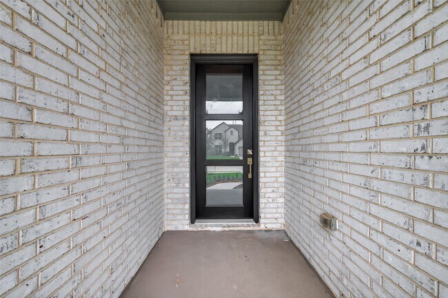 Building Photo - 6123 Severson Lake Ct