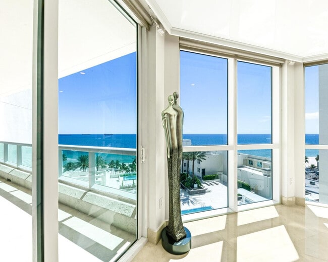 Building Photo - 101 S Fort Lauderdale Beach Blvd