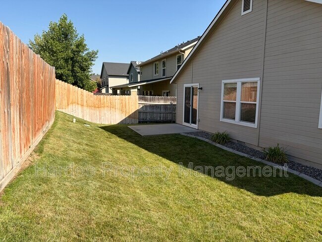 Building Photo - 677 N Kayden Way