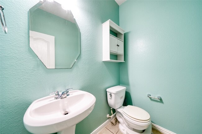Building Photo - 4818 Seabird St