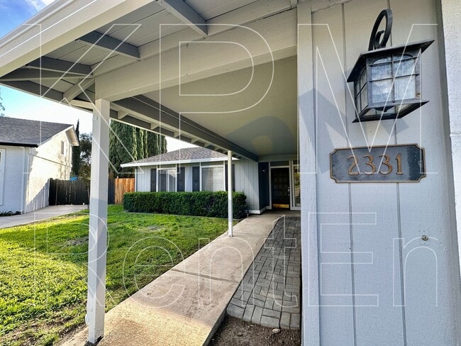 Building Photo - 2331 Shropshire Ct
