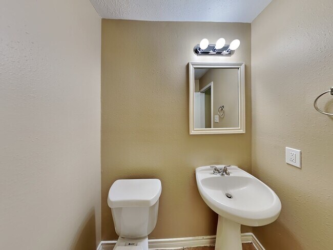 Building Photo - 1515 Glasholm Dr
