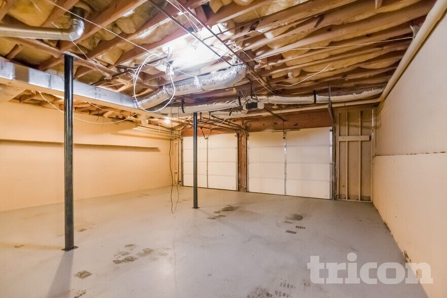 Building Photo - 441 Dillon Dr