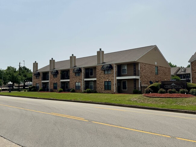 Building Photo - 400 South Town #105 - 2 bedroom Condo -POO...