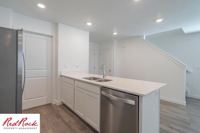 Building Photo - 3 Bedroom Smart Home in Long Valley with Resort-Style Amenities