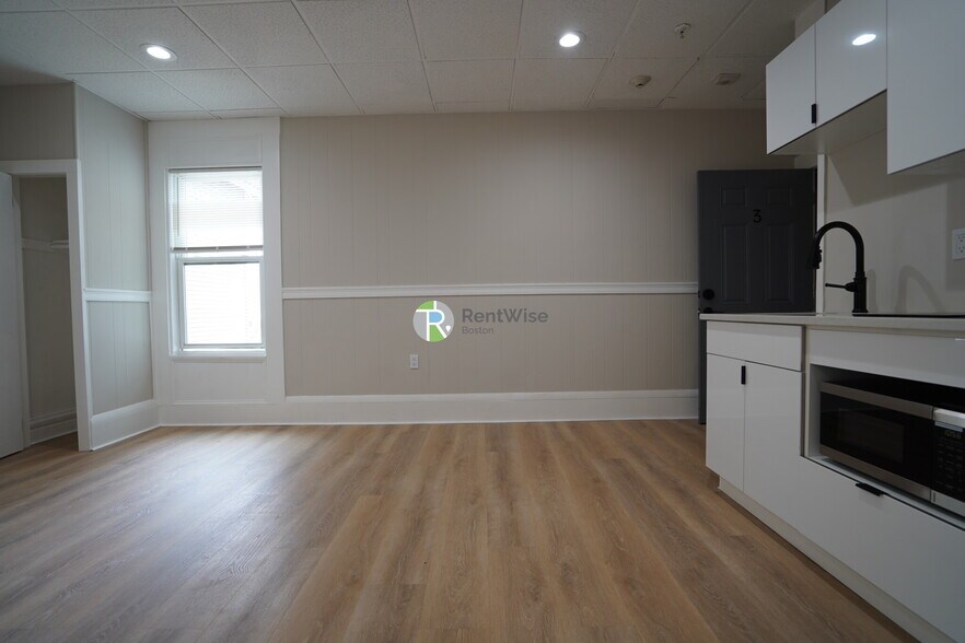 Building Photo - 142 Dorchester St