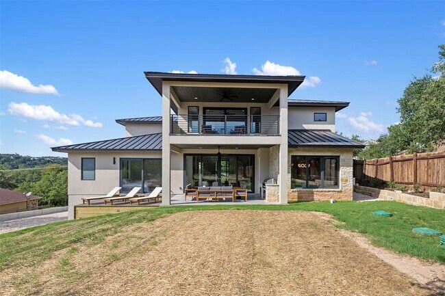 Building Photo - 13701 Montview Dr