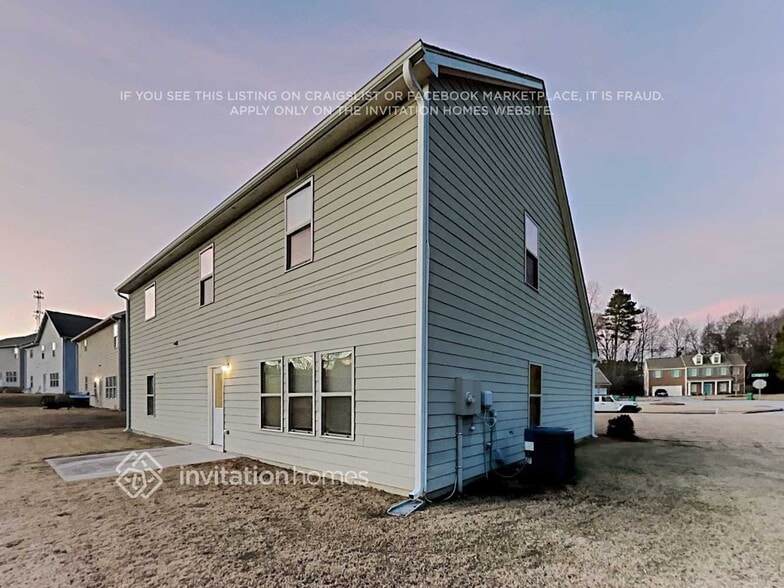 Building Photo - 3095 Franklin St