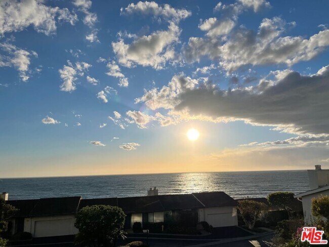 Building Photo - 6798 Shearwater Ln