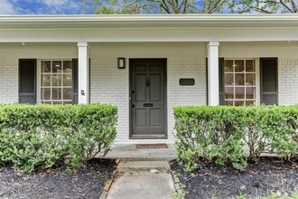 Building Photo - 5429 Lincrest Ln