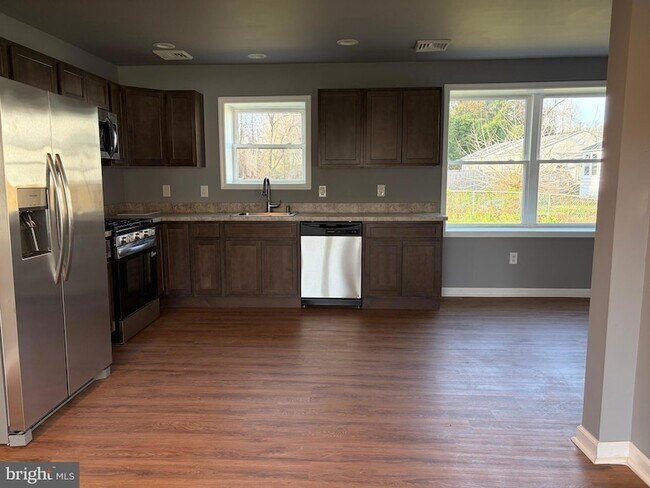 Building Photo - 5517 Schumacher Dr