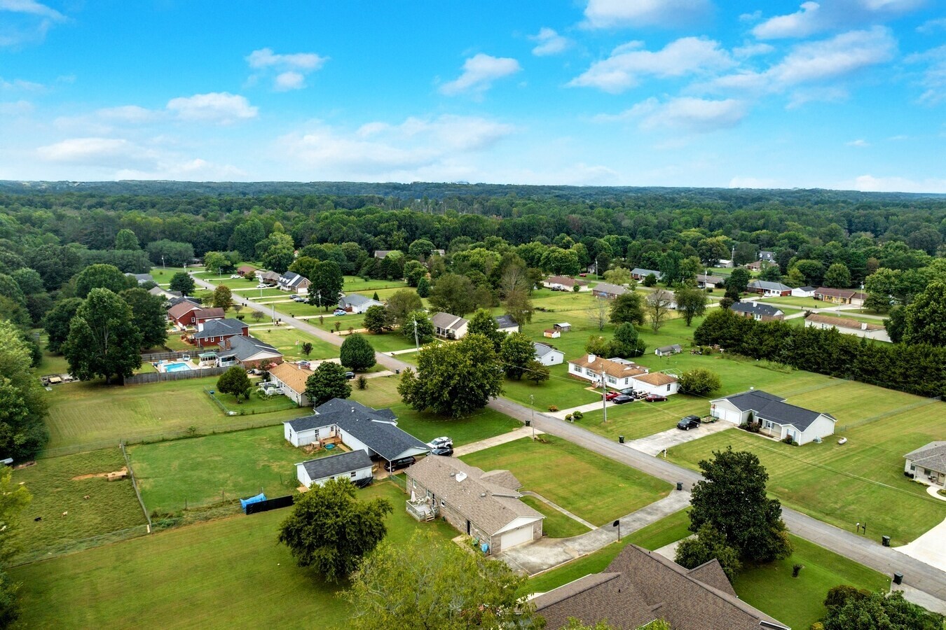 Building Photo - 127 Westerbrook Dr