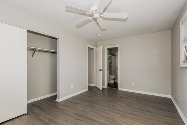 Building Photo - Stunning 3 Bedroom Home!