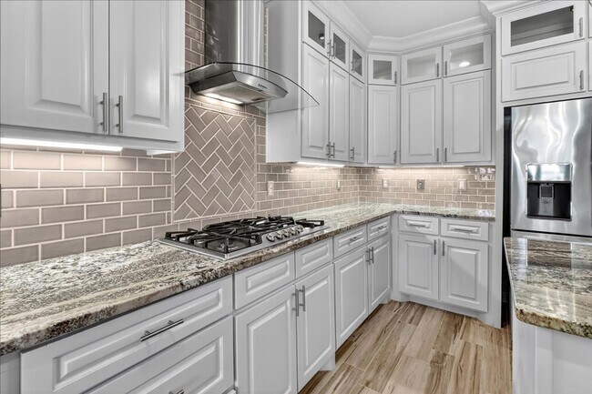 Building Photo - 15229 Barataria Dr