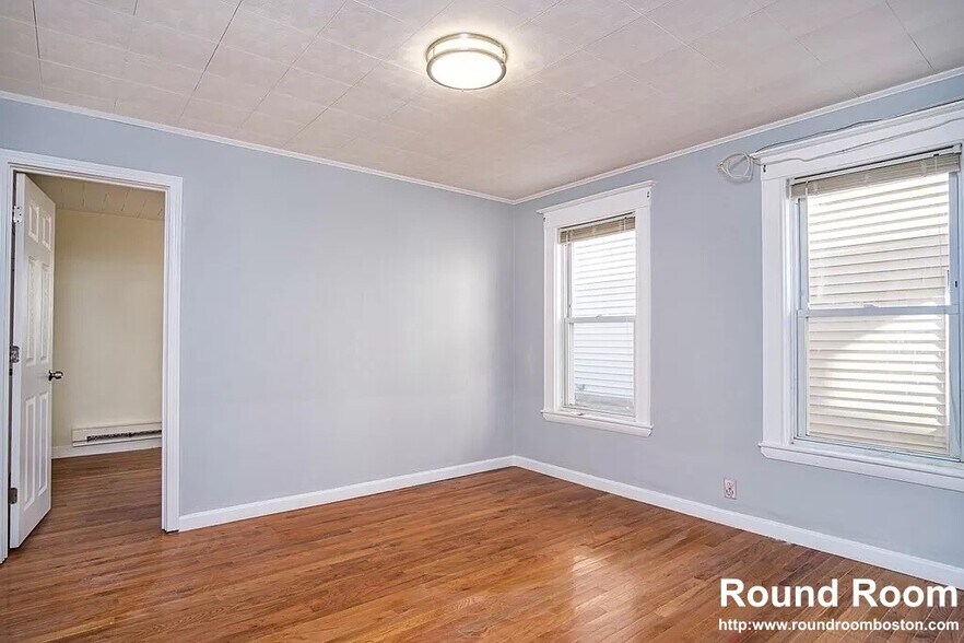 Building Photo - 28 Moreland St