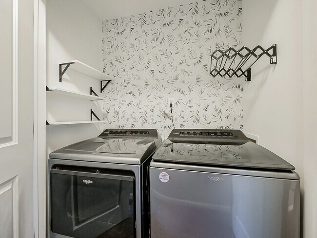 Building Photo - Move-In Ready 3-Bedroom Home in Prime Downtown Brighton!