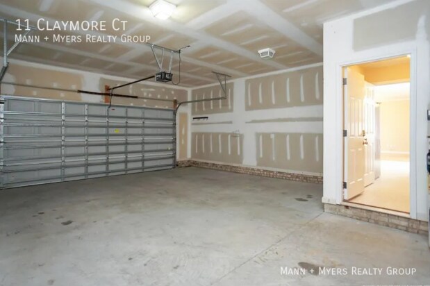 Building Photo - 11 Claymore Ct