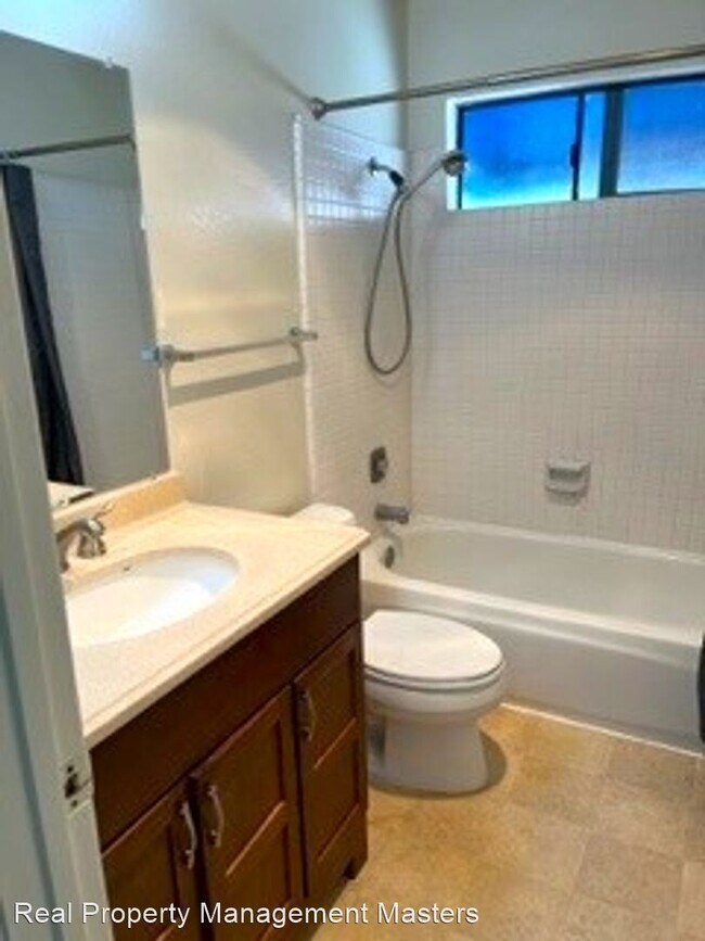 Building Photo - 2 br, 1 bath House - 1980 Barrymore Common...