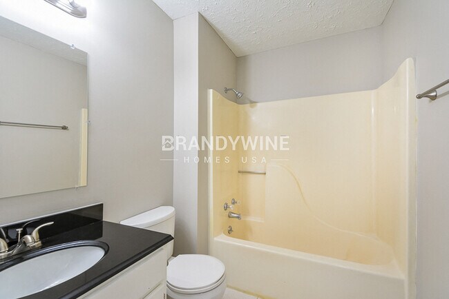 Building Photo - 241 E Morris Dr