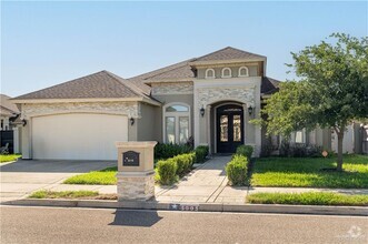 Building Photo - 5005 Nevis Dr