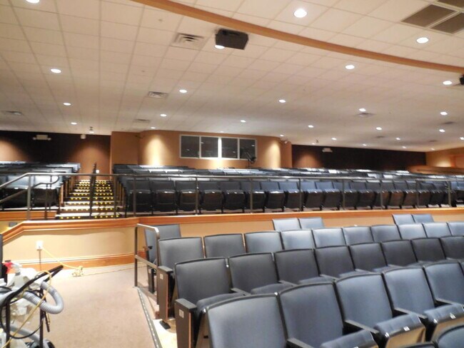 Building Photo - 343 Windsor O