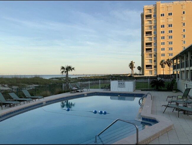 Building Photo - Beach Lover and Surfer's Paradise