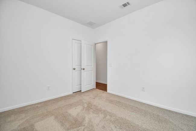 Building Photo - 16150 Elbridge Ct