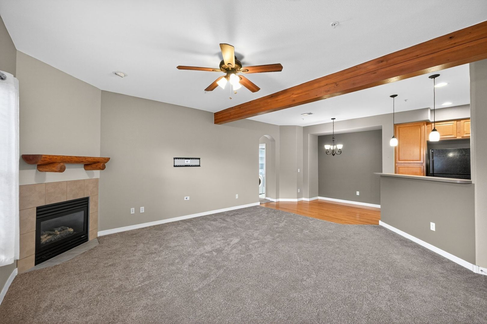 Building Photo - 5220 Boardwalk Dr