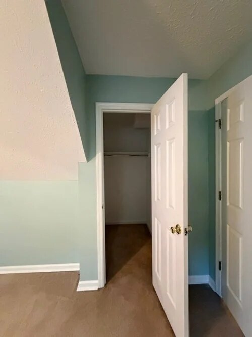 Building Photo - 1170 Lois Ln