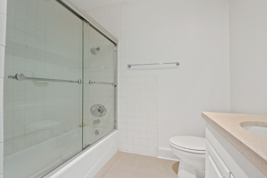 Bathroom - 14075 Ash St