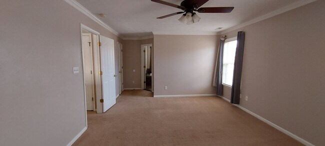 Building Photo - Beautiful home in GREAT location