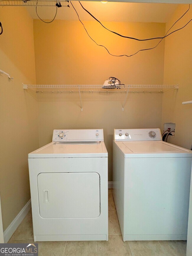 Building Photo - 460 S Barnett Shoals Rd