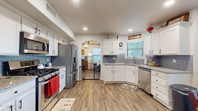 Building Photo - 3249 Emerald Point Dr