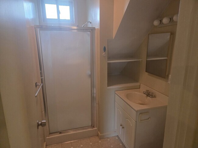 Building Photo - 12 Connors St