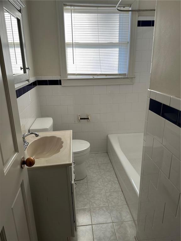 Building Photo - 1398 Woodmont Ln NW