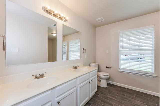 Building Photo - 111 Watering Hole