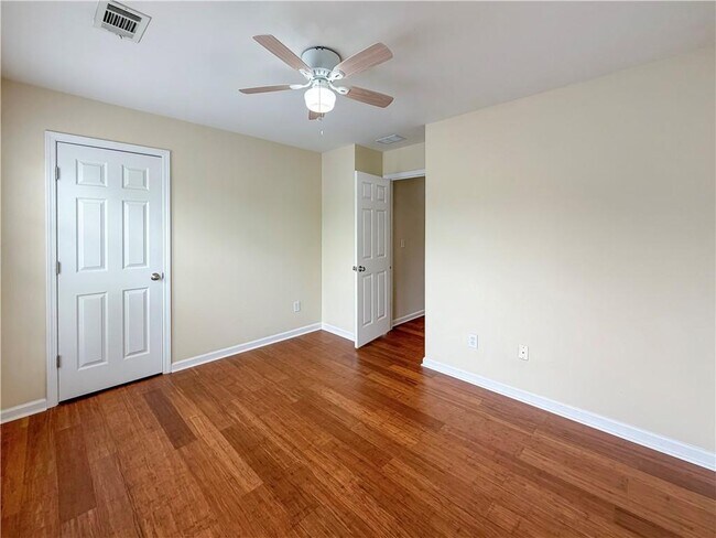 Building Photo - 2380 Fairlie Dr