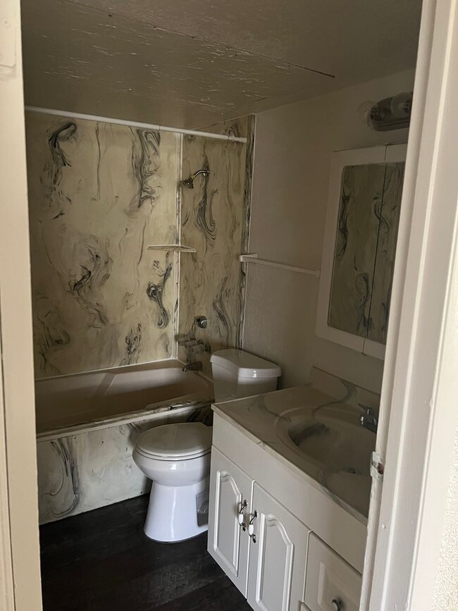 Building Photo - Affordable 2 Bedroom Condo in Central Las ...