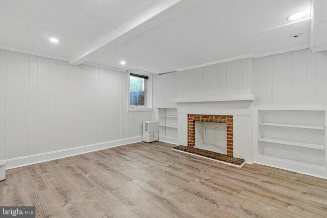 Building Photo - 4414 Volta Pl NW