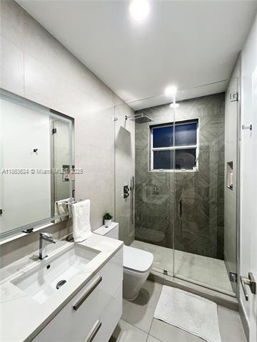 Building Photo - 3806 Oak Ridge Cir