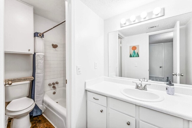 Building Photo - 500 S Congress Ave