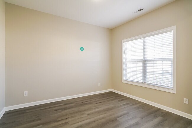 Building Photo - 8039 Marsh Hollow Dr