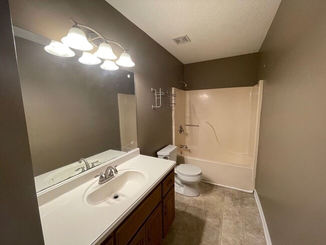 Building Photo - PRE-LEASING AUGUST 7TH, 2026! 1/2 OFF DEPOSIT SPECIAL!