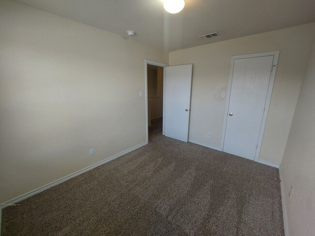 Building Photo - The Gardens at The Summit~Three Bedroom To...
