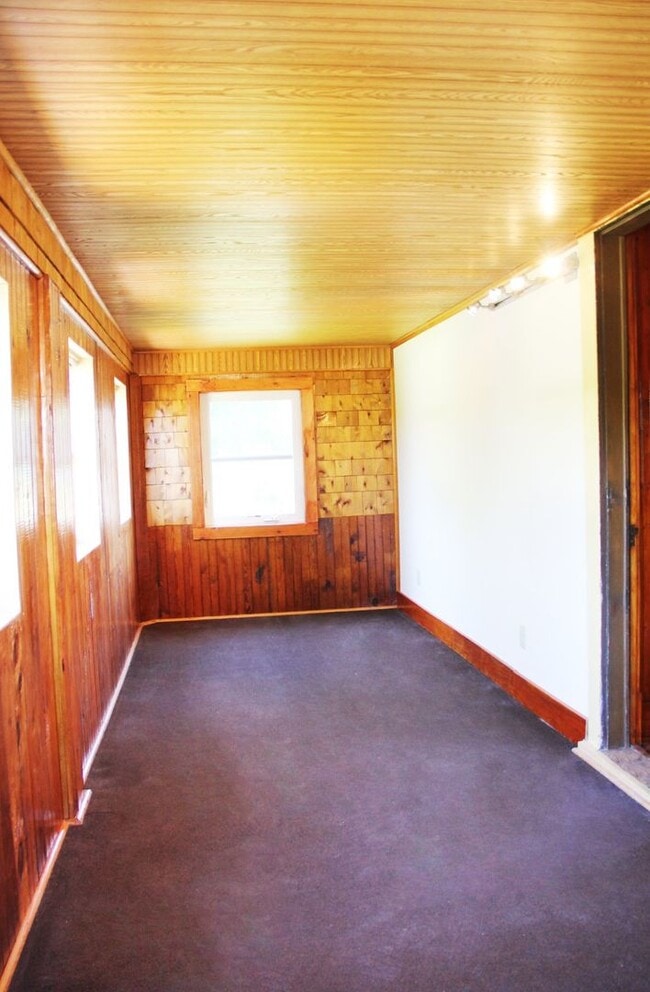 Building Photo - 22 Peru St
