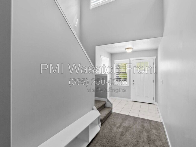 Building Photo - 589 W Life Dr