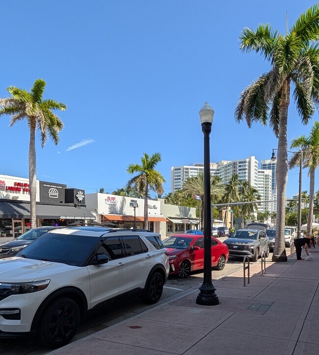 Building Photo - 7326 Collins Ave