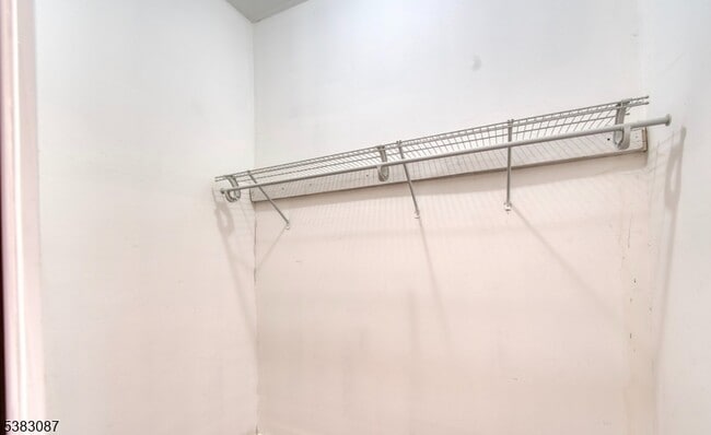 Building Photo - 131 Sylvan Ave