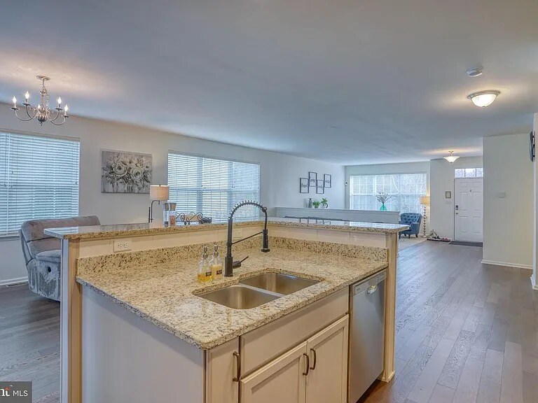 Building Photo - 146 Grissom Dr