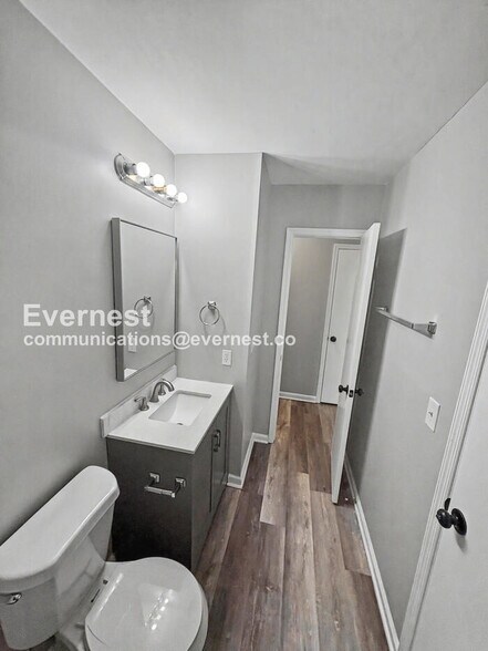 Building Photo - 1510 Marshall Ln SE